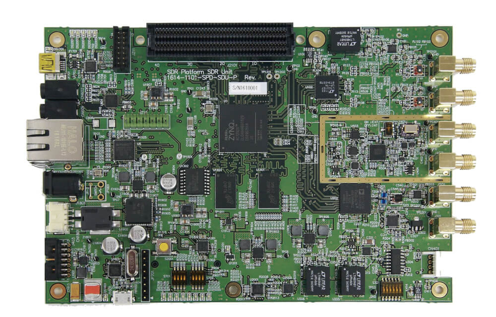 コスモリサーチのソフトウェア無線開発プラットホーム　SPD-booster x8010　SDRユニット